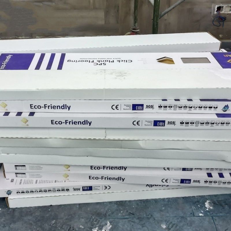 Umweltfreundlicher hölzerner Bodenbelag des Korn-SPC, der Bodenbelag 4,5 Millimeter SPC ineinander greift