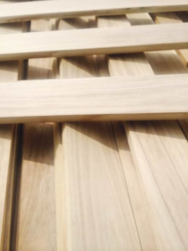 Feste Täfelungs-Birken-Farbinnendekoration natürlicher Paulownia 100-2500mm