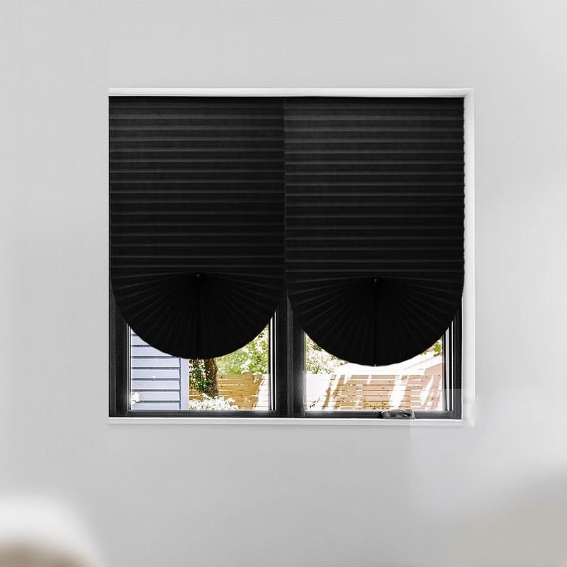 Ultravioletter tragbarer drahtloser Antivorhang macht die gefalteten Mini Verdunkelungsvorhänge blind