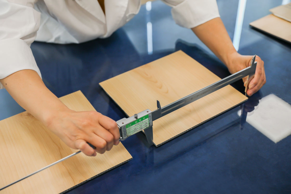 Holztekstur Innenarchitektur 4mm 5mm 6mm PVC SPC Click Lock Vinyl Grafikdesign