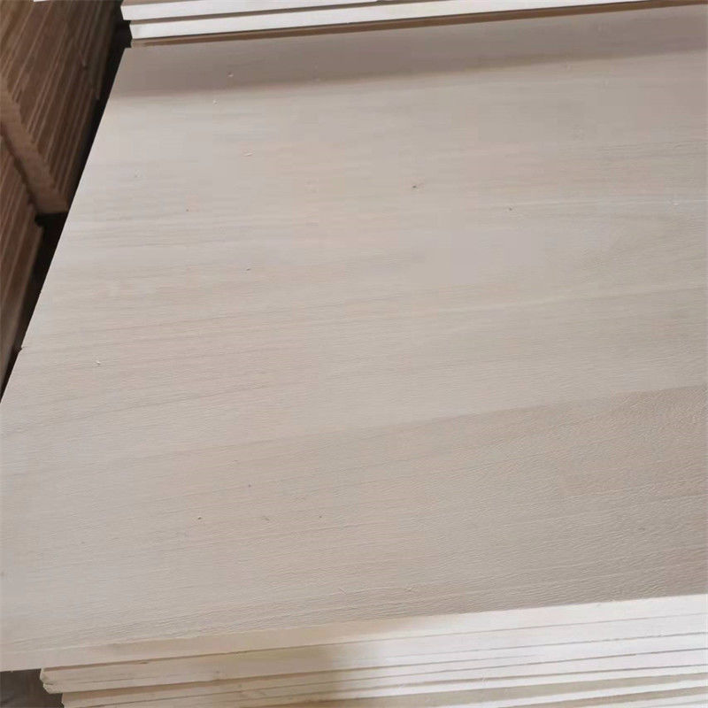 Großhandelspreis 4 * 8ft 18mm Kiefernholz Finger verbunden Kieferrand Gummiplatte Neuseeland Massivholzplatte für Möbel