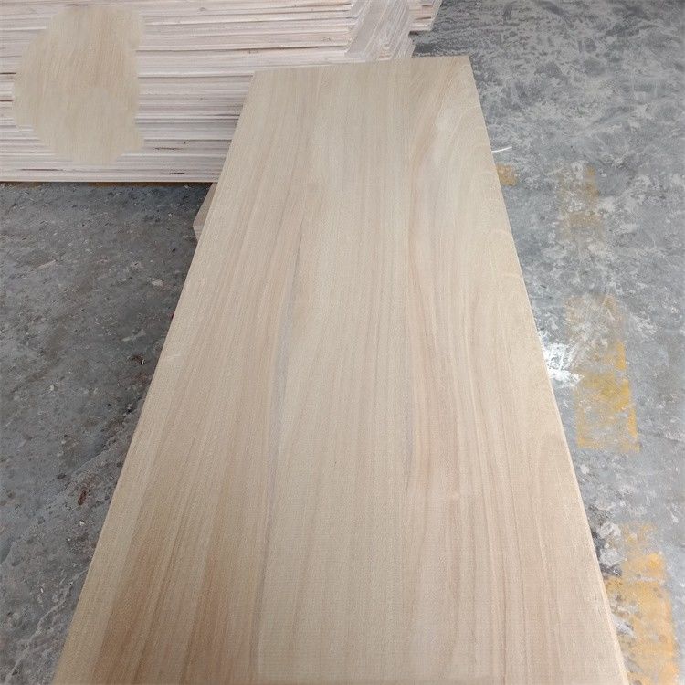 Fabrikgroßhandel maßgeschneiderte Größe AA Qualität paulownia Massivholzbrett paulownia Rand geklebt Brett Surfbrett