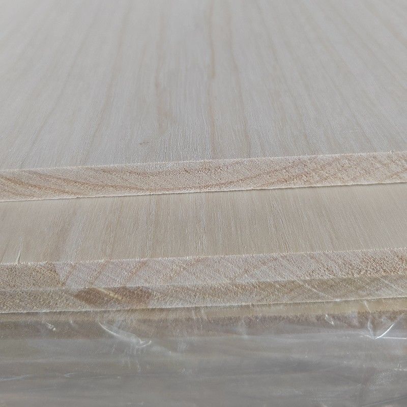 Paulownia Massivholz Kanten Klebeplatte Für Möbel Feuchtigkeitsgehalt 8%-12% Dauerhaftes robustes Design