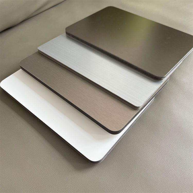 Wasserdichte Bambus-Kohle-Fenerierung 3D Holzkorn Dekorationswandplatte Einfache Installation