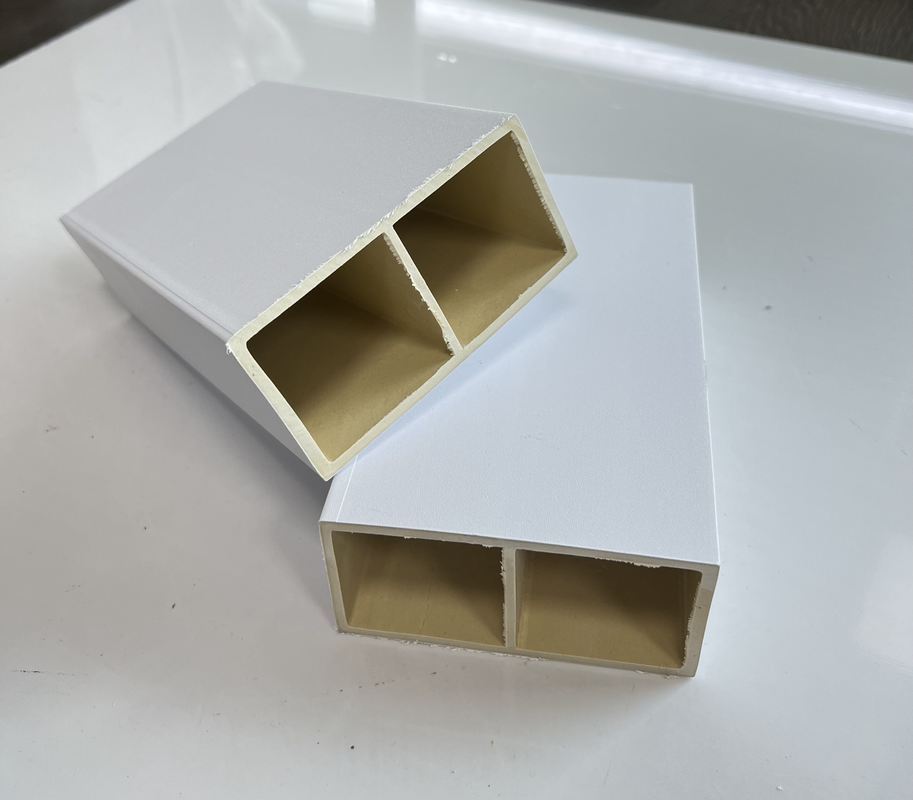 Umweltfreundliche hohle quadratische PVC-Rohre Säule Holz-Kunststoff-Holz WPC-Rohr für Trennwand