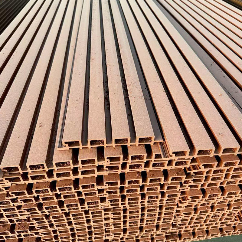 Wasserdichte Wandverkleidung WPC Außen-Verbundwandplatte PVC Holzwandplatte Außen-Koextrudierte Flut-Kleidungsplatte