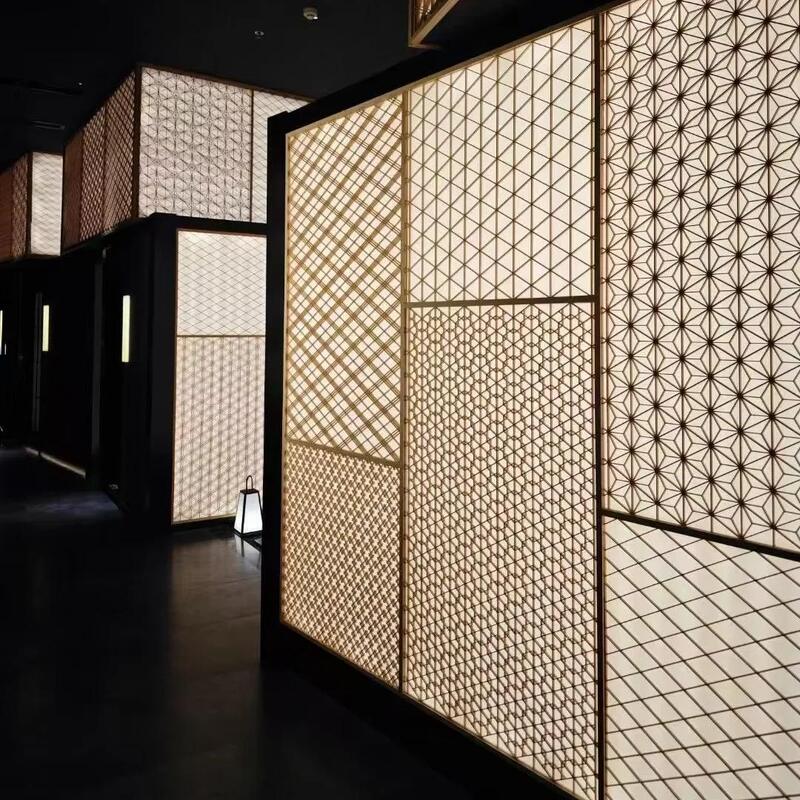 Holzbearbeitung Kumiko Holzhandwerk für Holztür Fenster Holzkiste Japanische Restaurantdekoration Trennwand