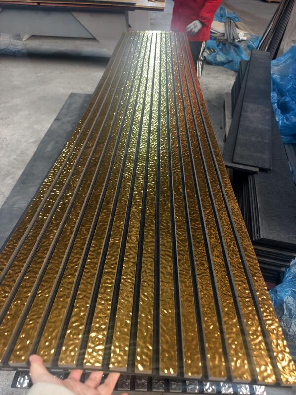 Moderne Design Polyesterfaser Akustikwandwandwand Schalldicht 3D-Wasser-Wellen-Design Schalldämpfer Schiefergitter Dekorationswand