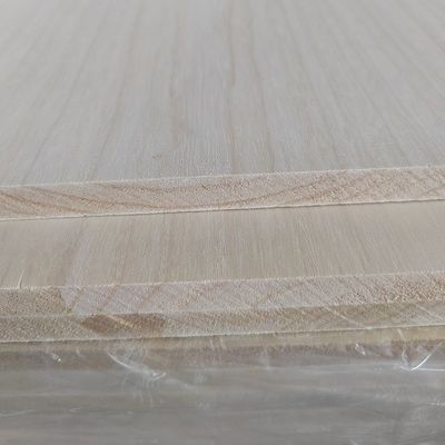 Paulownia Massivholz Kanten Klebeplatte Für Möbel Feuchtigkeitsgehalt 8%-12% Dauerhaftes robustes Design