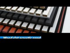 Akustische hölzerne Wand